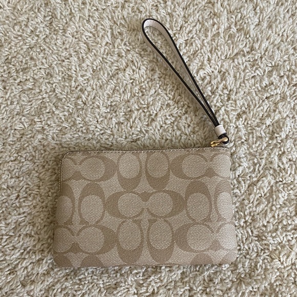 Coach Corner Zip Wristlet In Signature Canvas - Picture 2 of 7